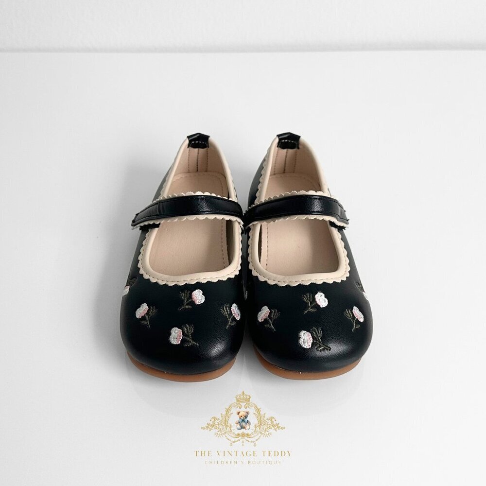 NWT Pretty Girls Mary Jane Flats Embroidered Cute Children's Shoes Black 3.5 - Picture 2 of 6